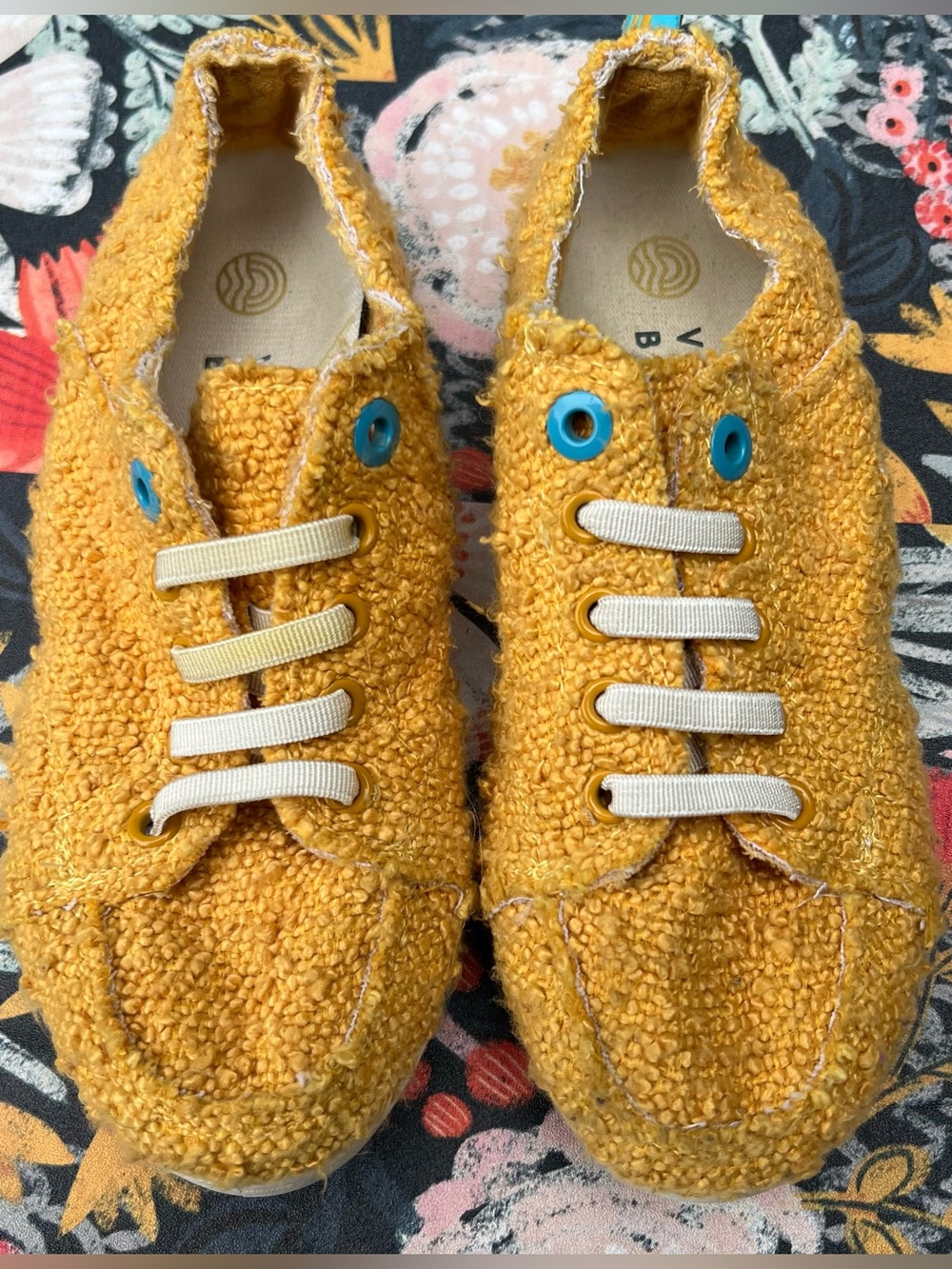 Vionic Beach Pismo Sunflower Yellow Shoes 5